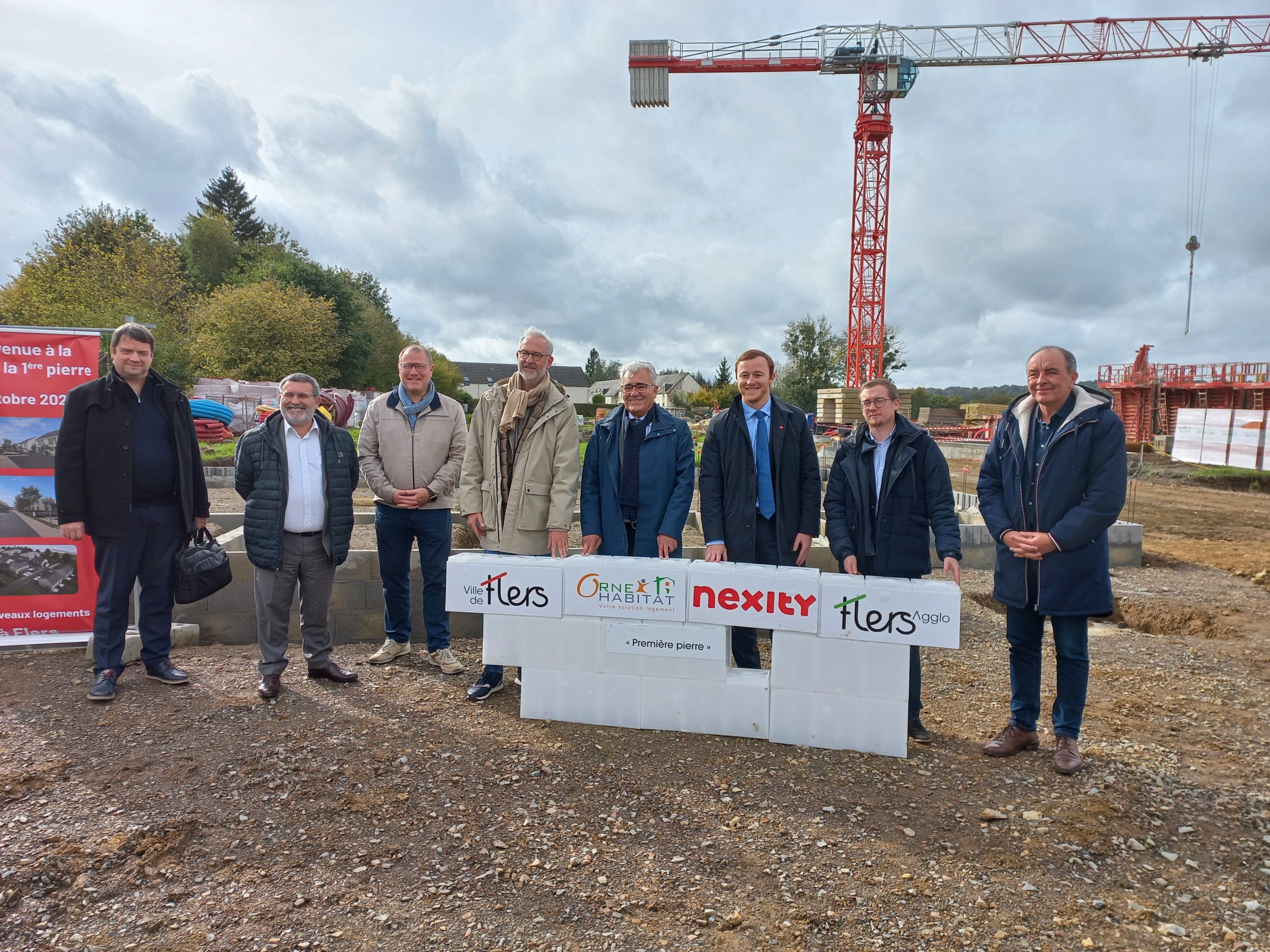 première pierre ru de ger Flers