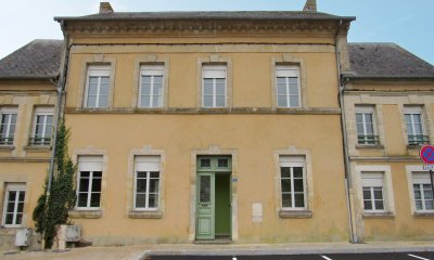 PLACE DU MARCHE -NONANT LE PIN