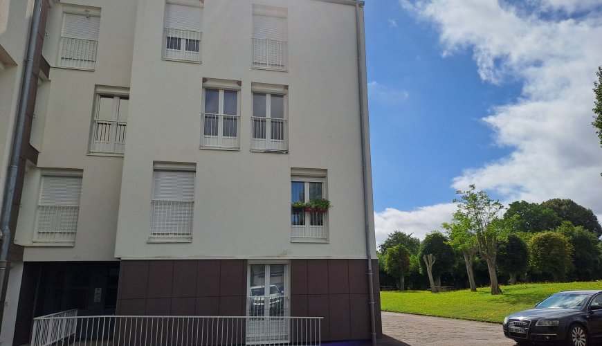 Appartement à SEES