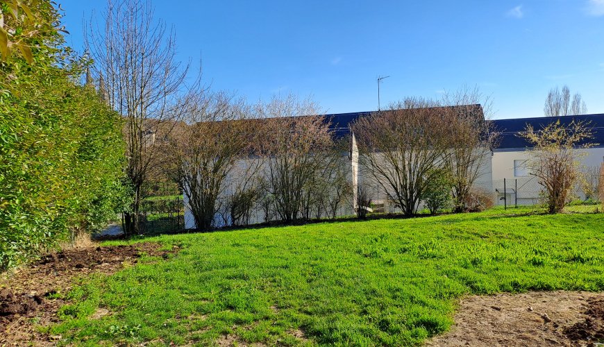 Maison à LA CHAPELLE-MONTLIGEON