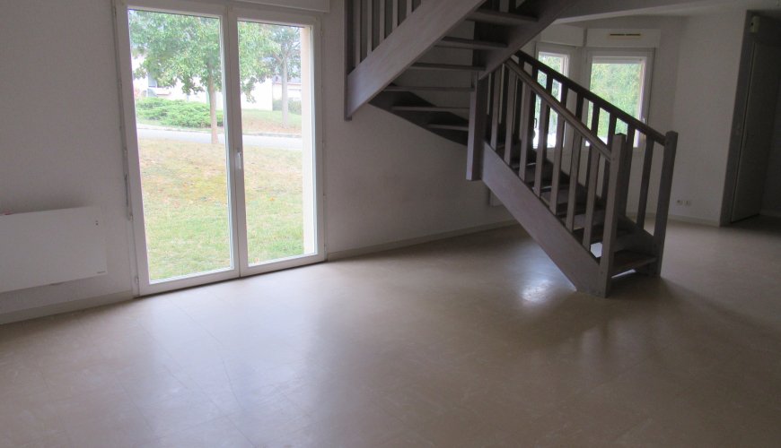 Maison à SAINT-HILAIRE-LE-CHATEL