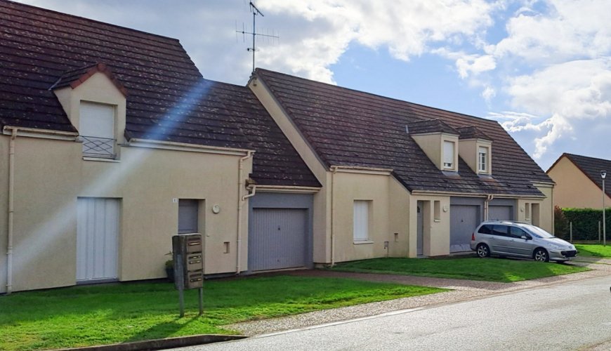 Maison à LONGNY LES VILLAGES