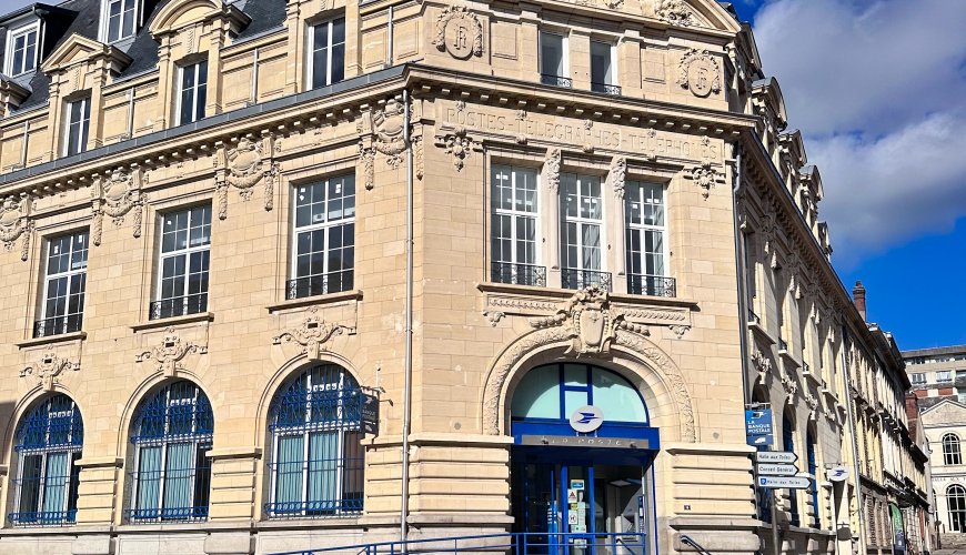 HALLE AUX TOILES