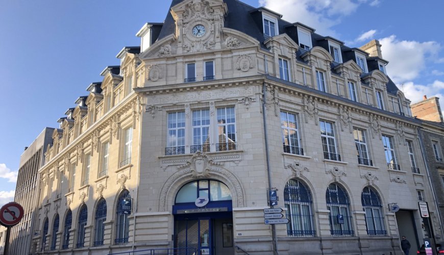 HALLE AUX TOILES