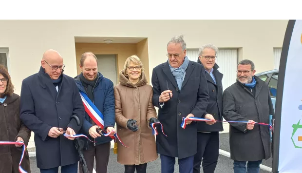 Découpe du ruban - Inauguration de 4 logements à Saint-Julien-sur-Sarthe